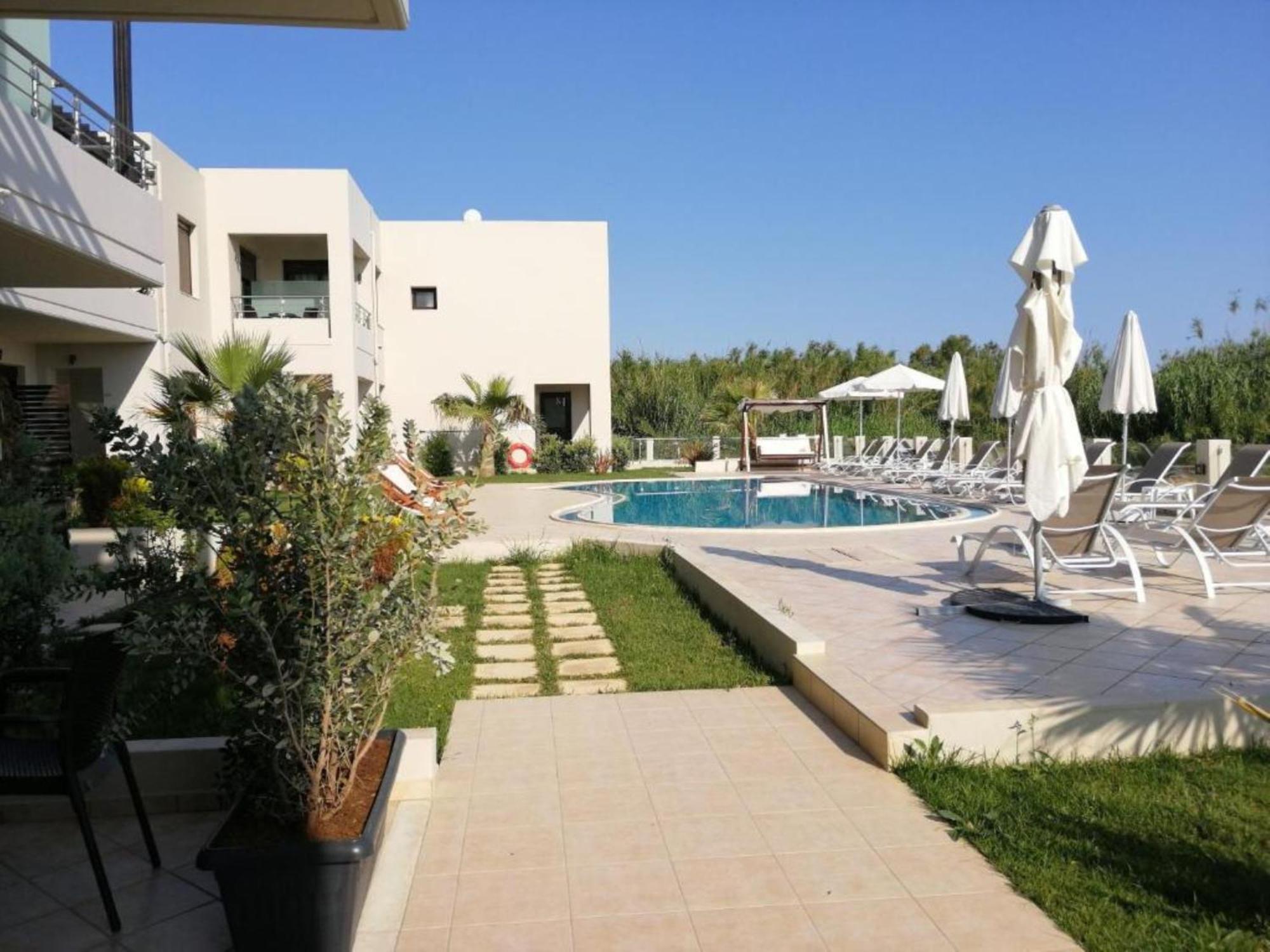 Carisa Suites And Apartments 马莱迈 外观 照片