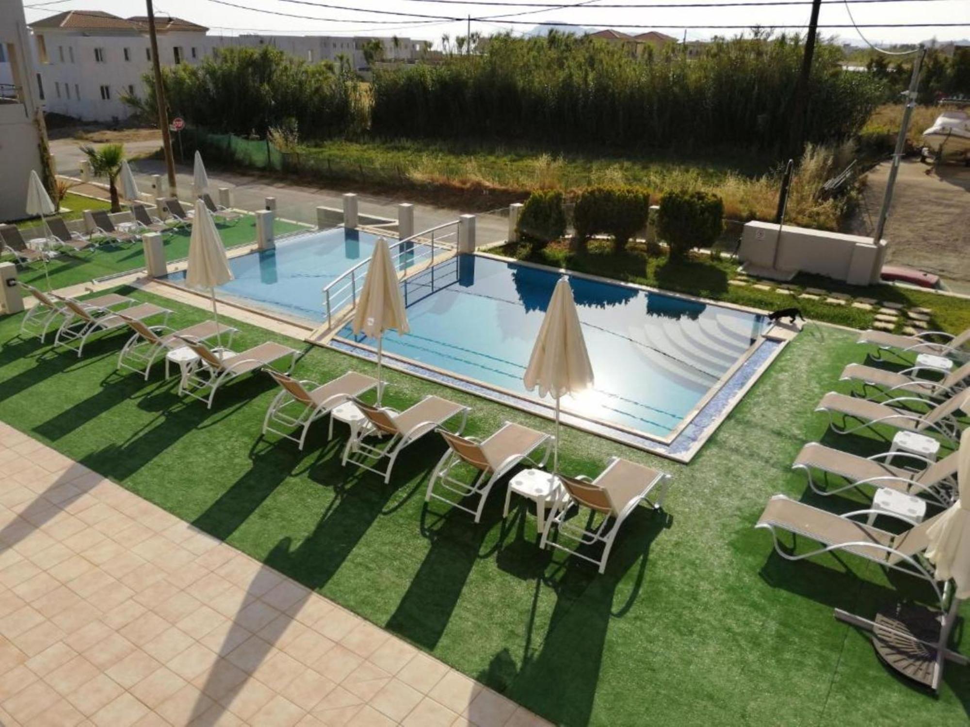 Carisa Suites And Apartments 马莱迈 外观 照片