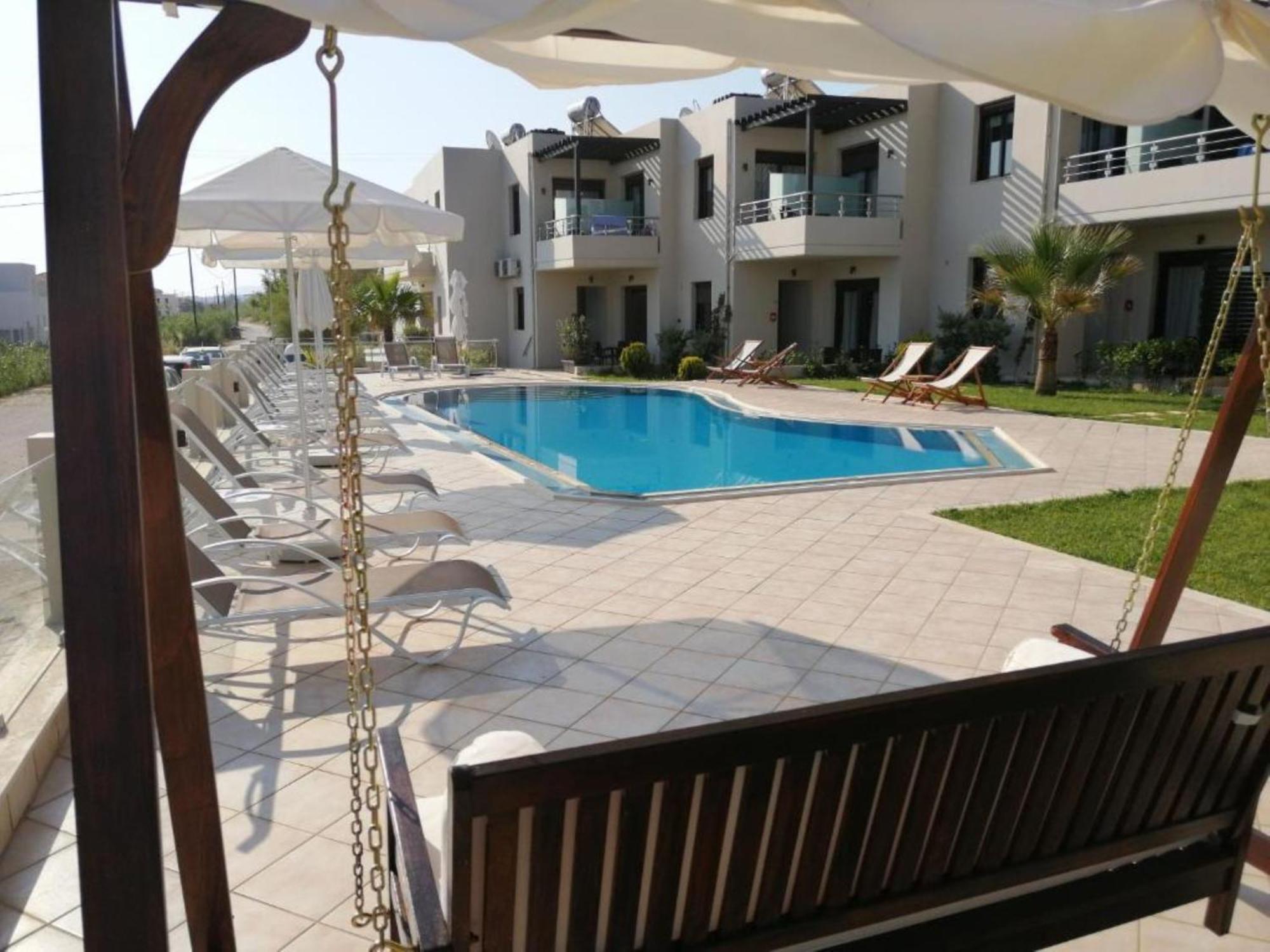 Carisa Suites And Apartments 马莱迈 外观 照片